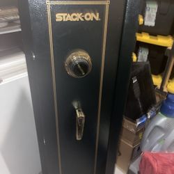 STOCK-ON  GUN SAFE