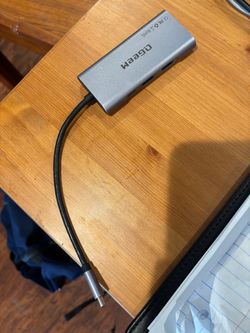 QGeeM USB-C Multiport Hub Adapter – USB 3.0, SD & Micro SD Card Reader