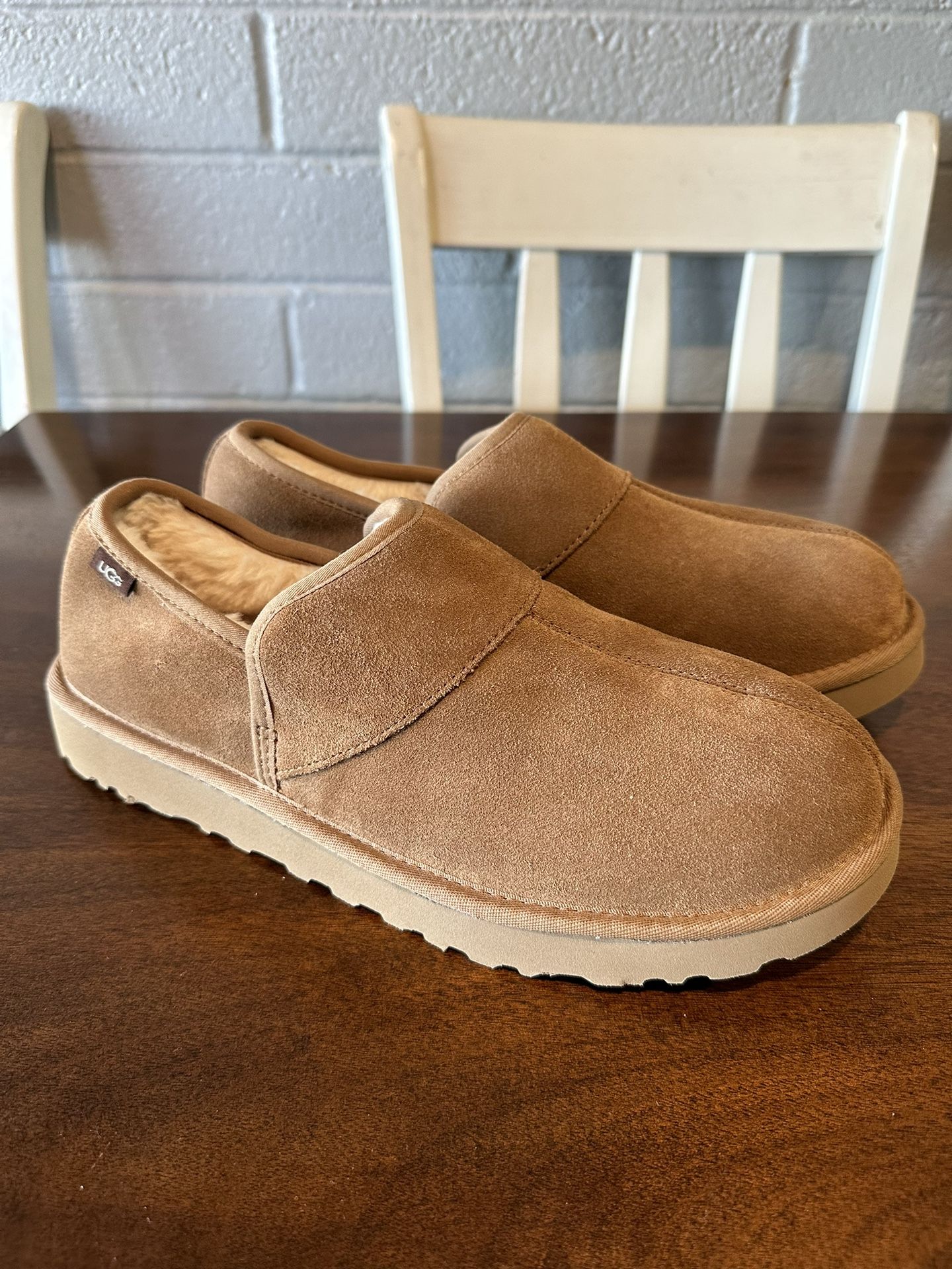 UGG Leisure Outdoor Slipper Mens Size 11 New
