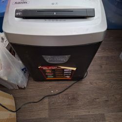 Electric paper shredder 