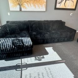 NEW💥Black Sectional (Left Chaise) w/ Pillows