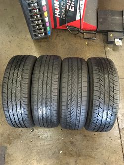 Set of 2056016 used tires