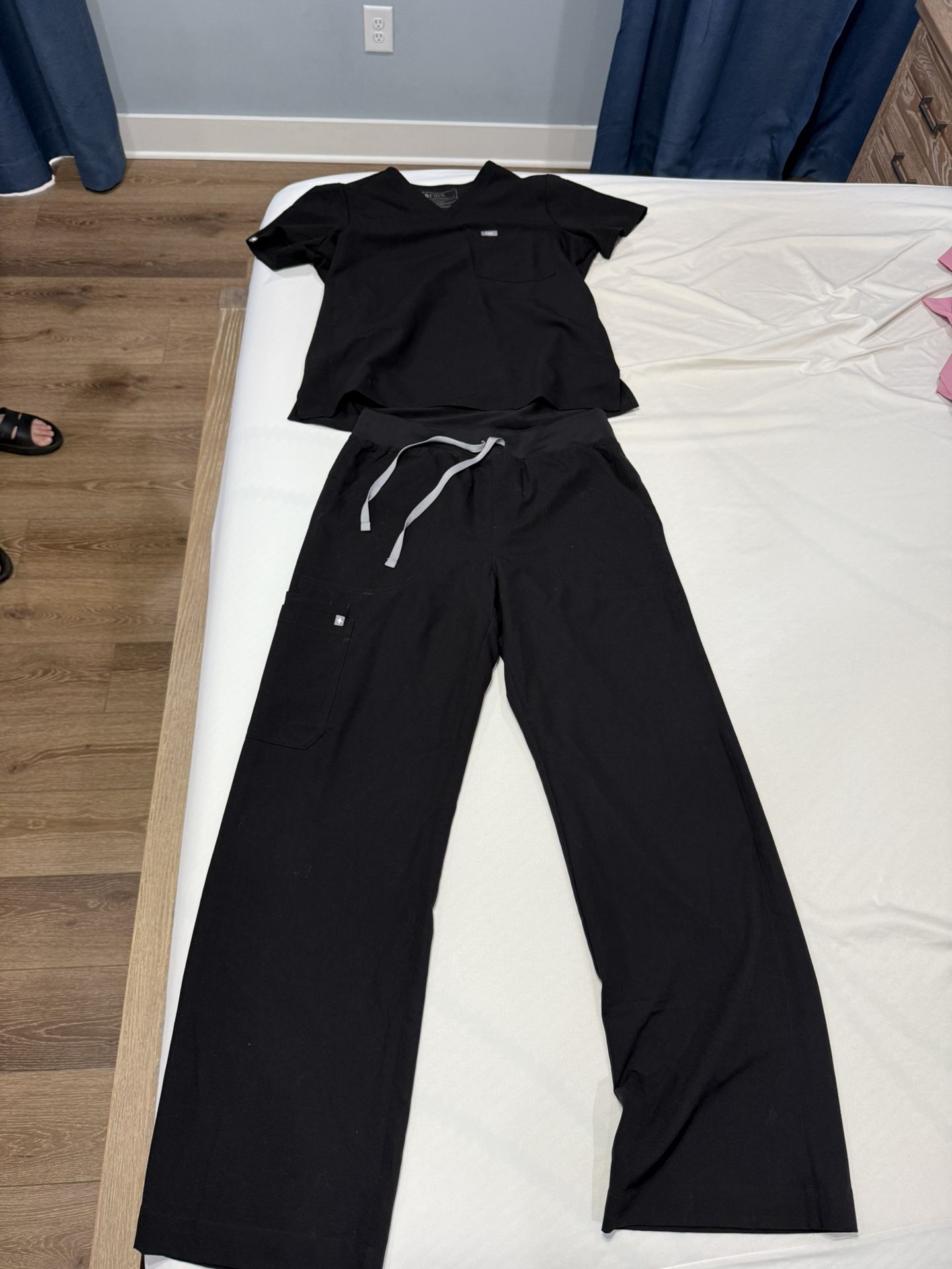 Women’s Figs Scrubs