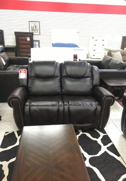 Recliner loveseat