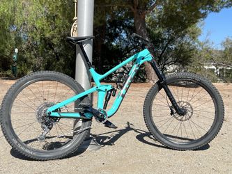 Trek Slash 8