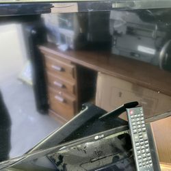 24" LG Tv with Remote 