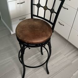 Set Of 2 Identical Swiveling Bar Stools