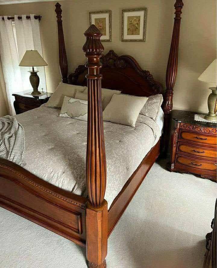 Bed,Dresser, Nightstand And Mirror