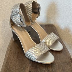 MATISSE New Hope Woven Ankle Strap Heel Sandal Silver Leather Size 8.5 
