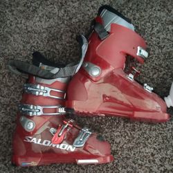 Red Salomon Size 24.5 Snow Boarding/Ski boots 