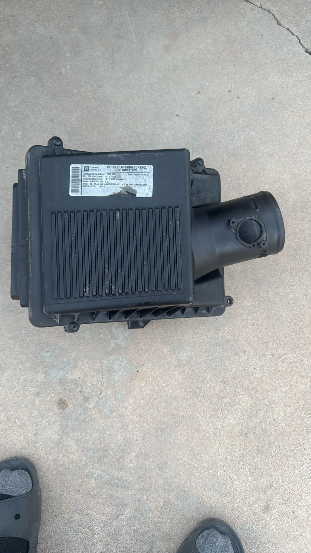 4.8 5.3 6.0 6.2 Vortec Engine Motor 2008-2014 Chevrolet Tahoe Air Intake Air Cleaner Catalyst Box OEM