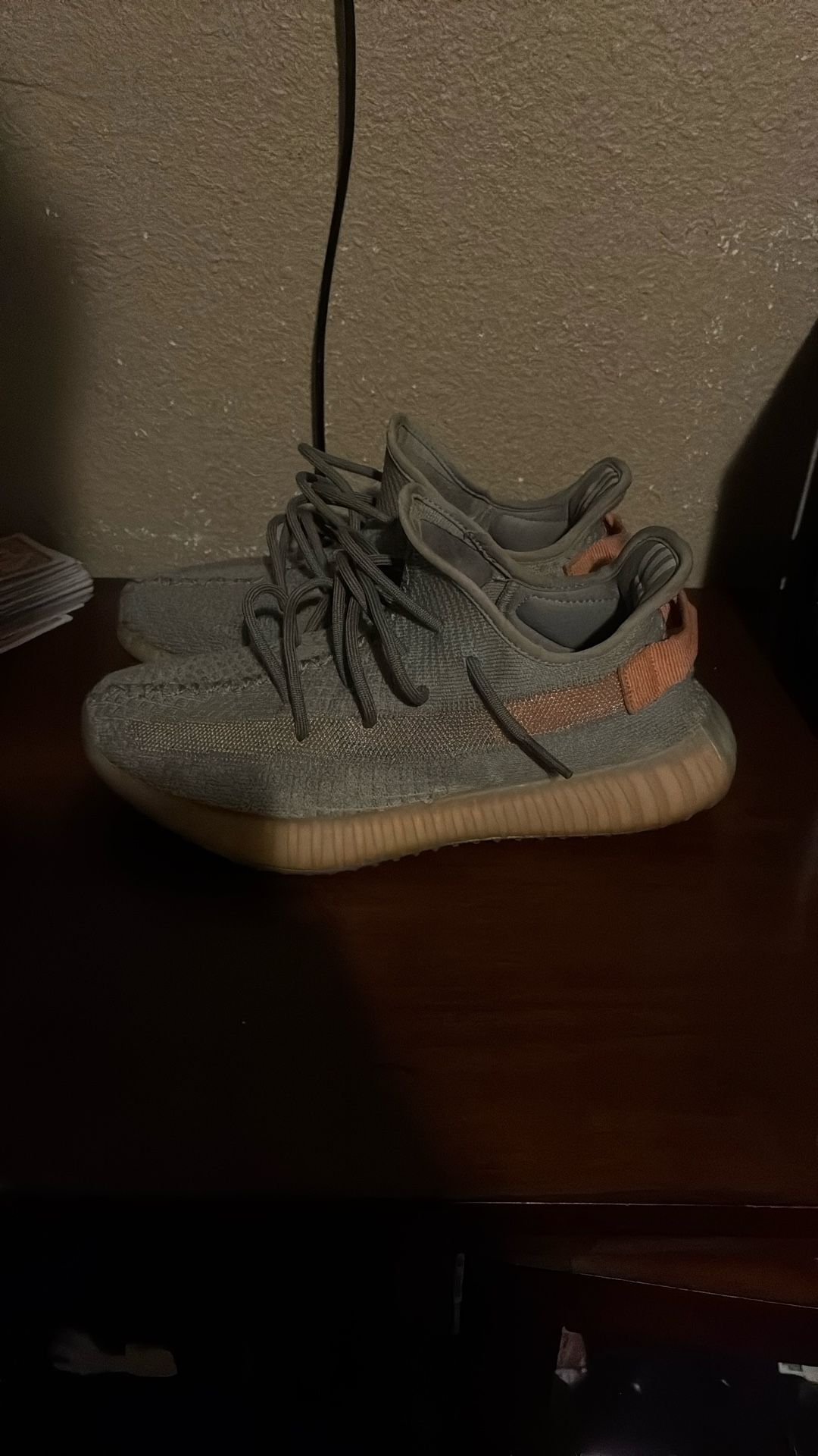 Yeezy 350 Tail Light Size 8.5