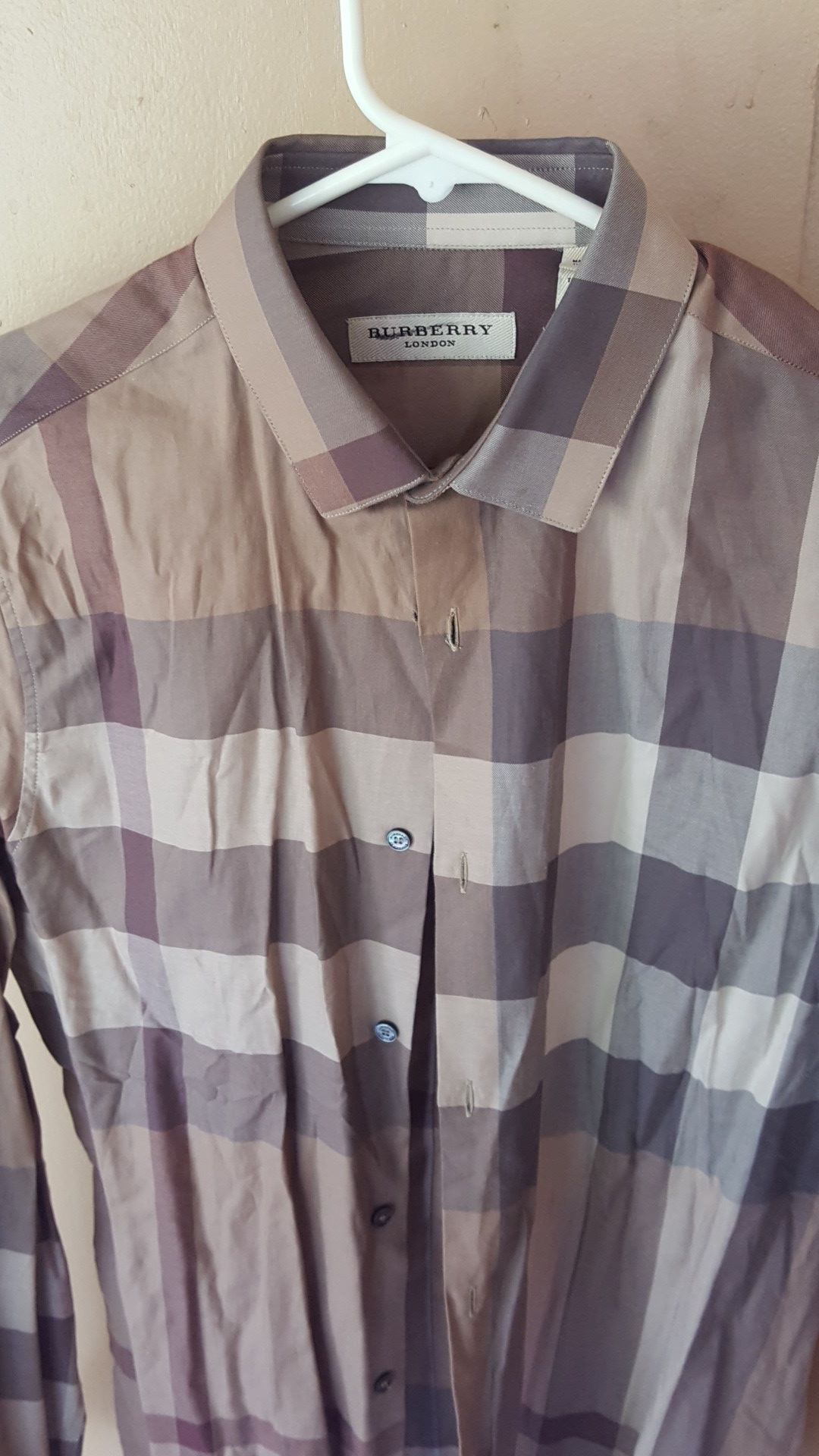 BURBERRY SIZE Small