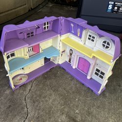 Small Dollhouse 