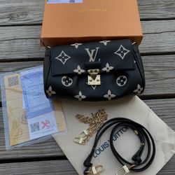 Purse For Sale 