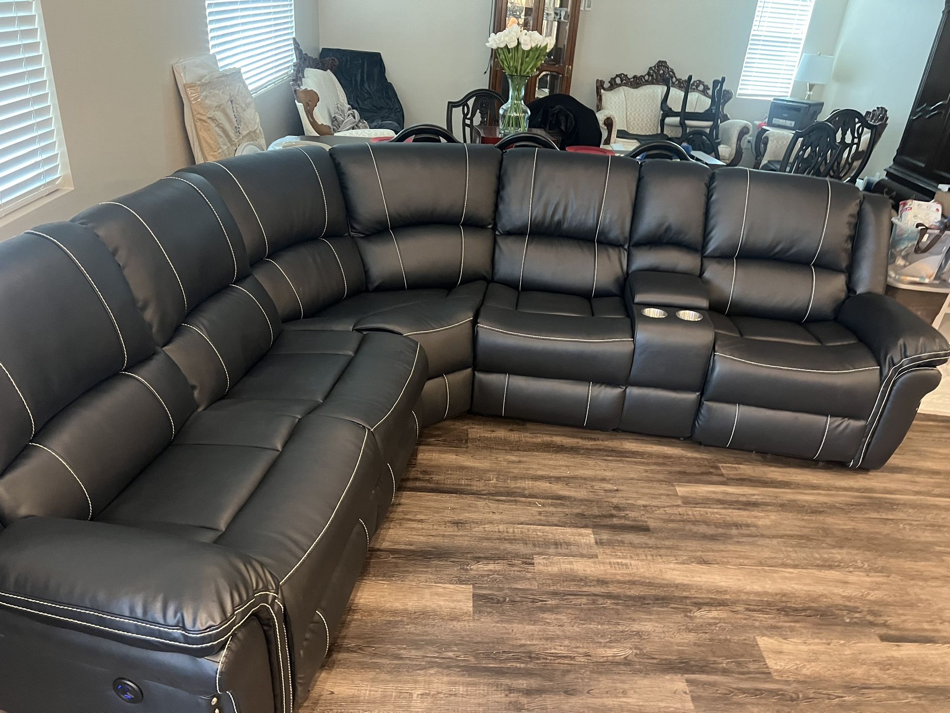 New 3 Reclining Sectional. Black Or Brown Leather. 100 X 112 X 38H. Free Delivery!