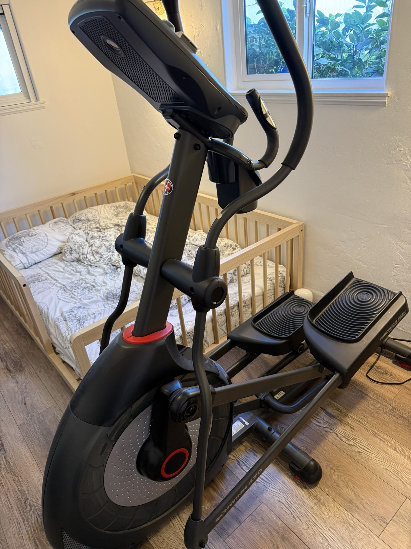 Schwinn 470 Elliptical