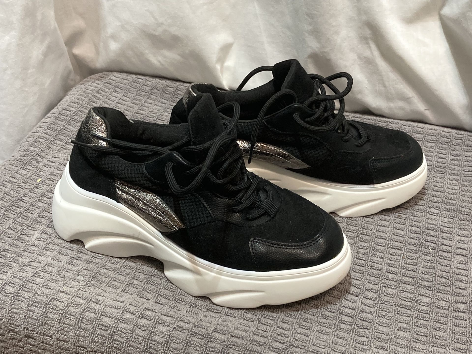 Clean Used GLISTER WOMEN’S SNEAKERS, Size: 38/US 7.5
