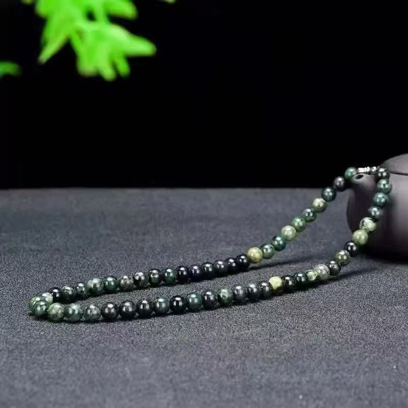 Natural medicine king stone medicine magnetic convalescent health care ink green jade black bag men’s and women‘s necklace mother chain