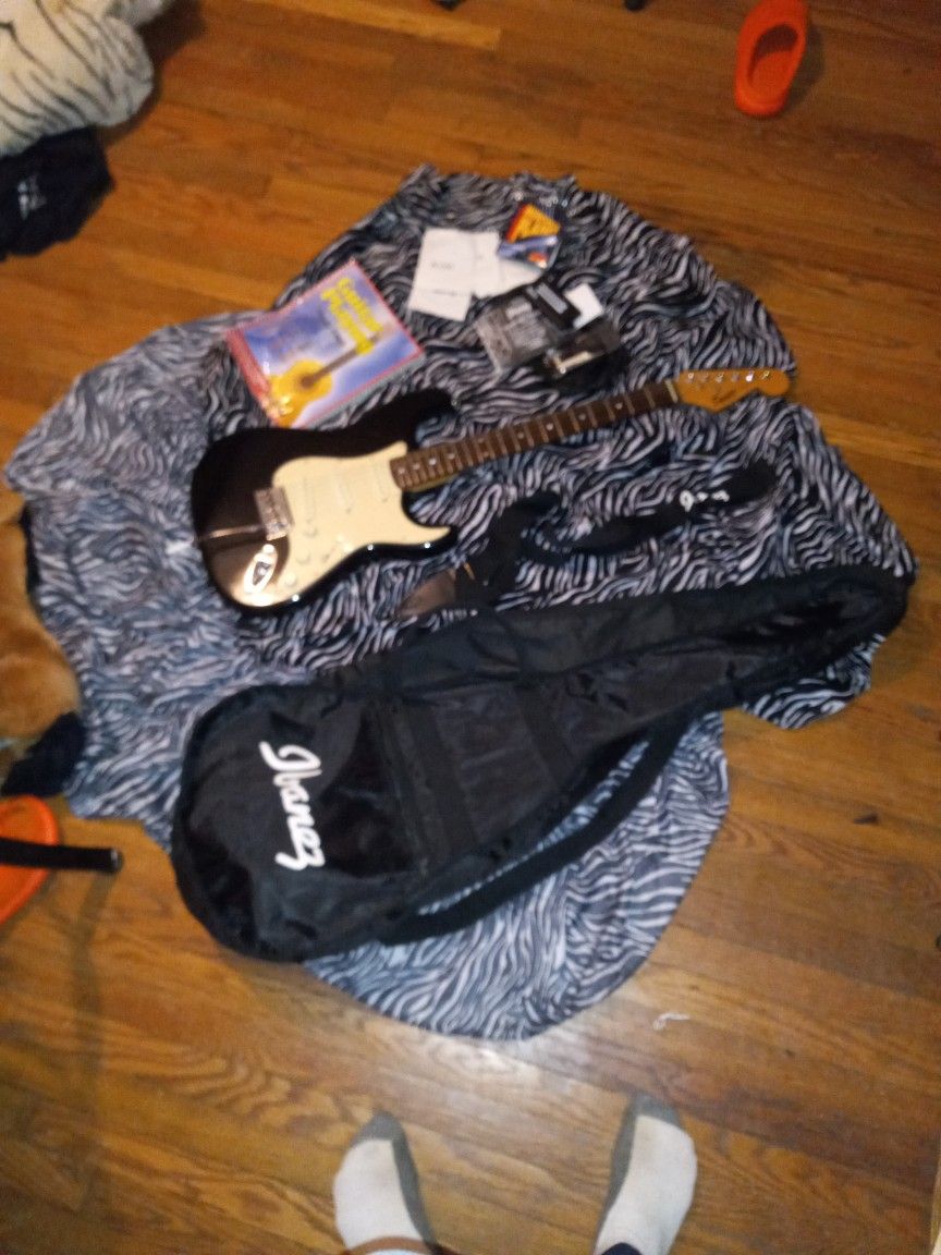 Guitar Squier Strat