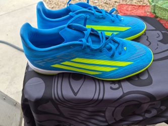ADIDDAS  F50  LEAGUE INDOOR SOCCER SNEAKERS