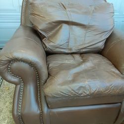 Cozy, Large Leather Chair