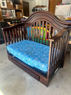 Dark Wood Convertible Crib Daybed
