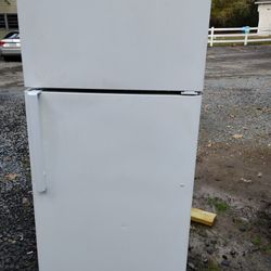 GE Refrigerator