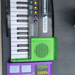 Kawasaki Music Keyboard With Drum Attachment