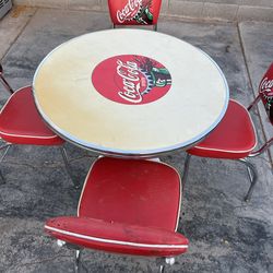 Mesa de coca cola