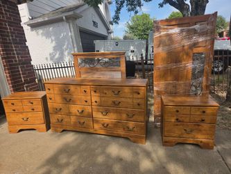 Dresser set