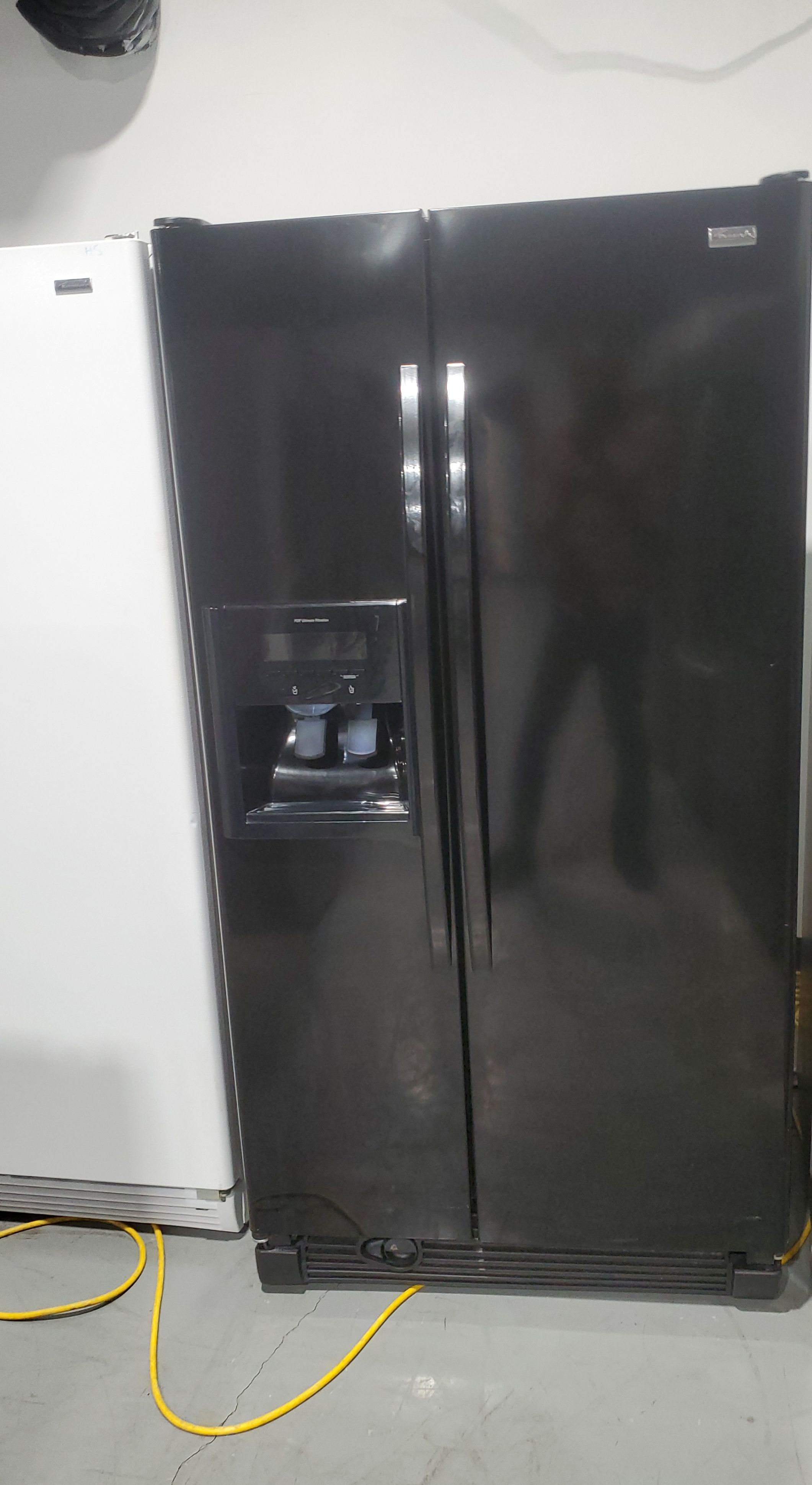 Kenmore Refrigerator Side-by-Side Black With high Efficiency - Excellent Condition