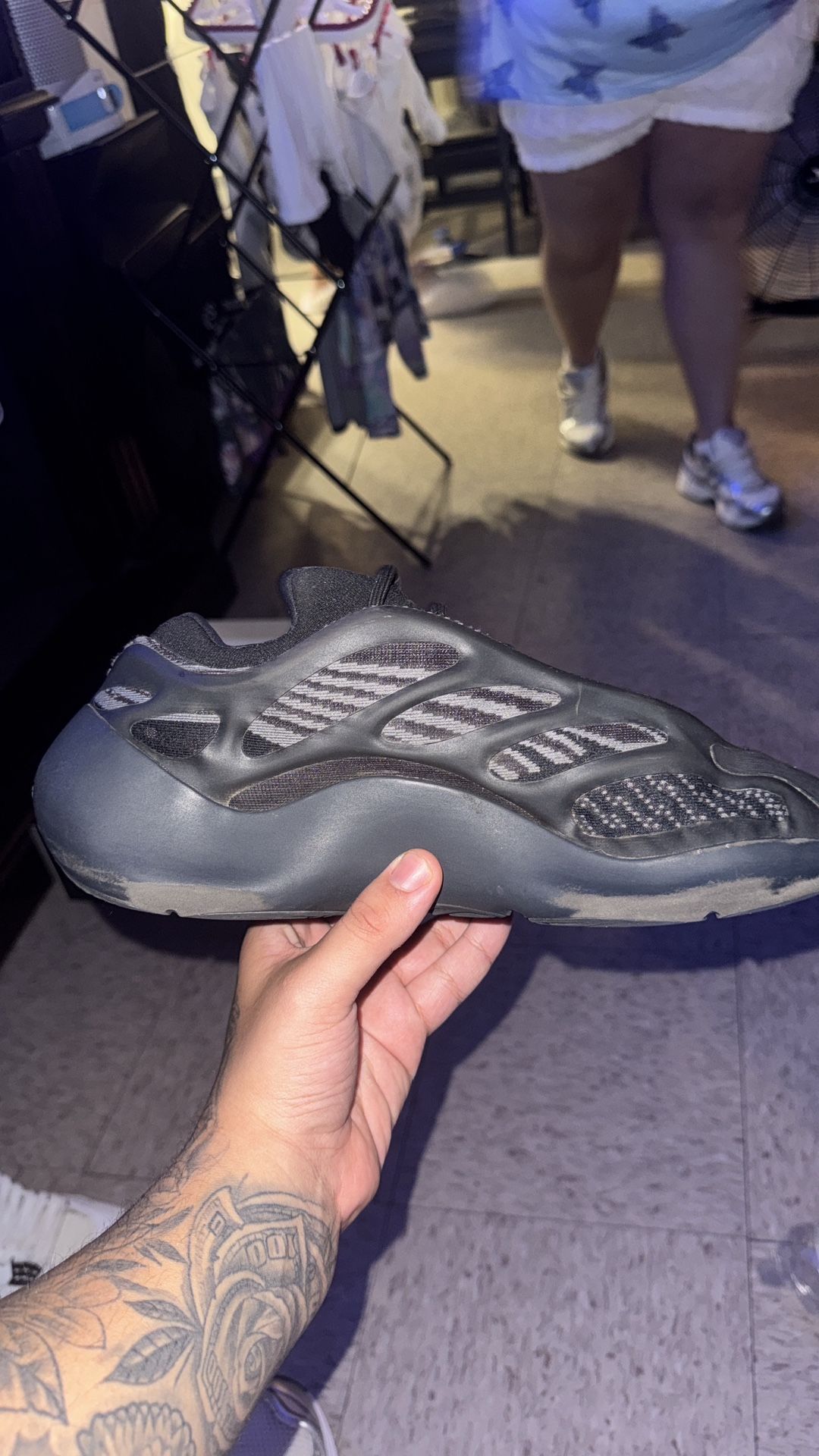 YEEZY 700 V3 "Dark Glow", 9