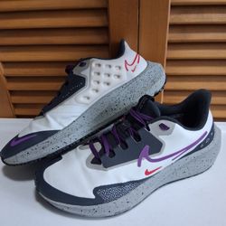 Nike Air Zoom Pegasus 39 Shield Weatherized Running Shoe * Light Bone/ Purple * Size: 8