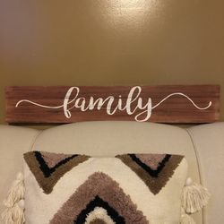 FAMILY SIGN