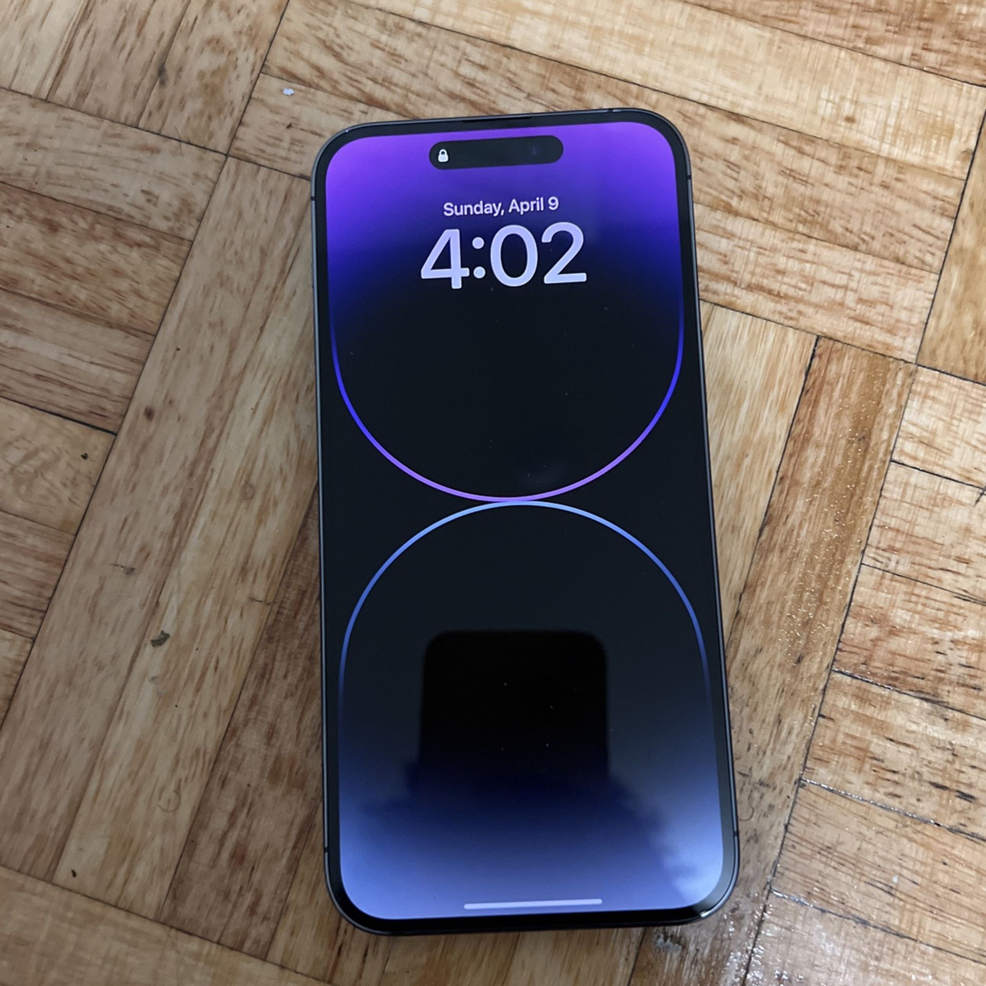 iPhone 14 Pro & Series 8 Apple Watch