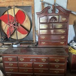 Dresser Set