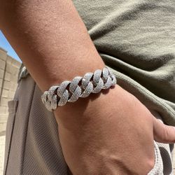Cuban Link Bracelet VVS Iced out