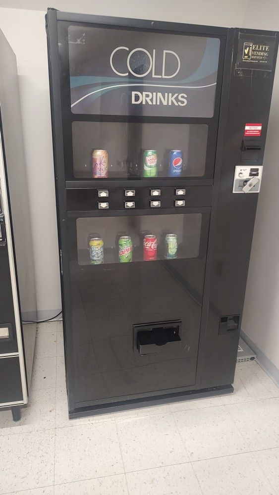 Asking 3,000 For Both Snack & Soda Machine for Sale in Columbus, OH