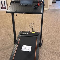 Treadmill With Remote Control And Incline 