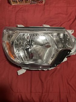 2012 2013 2014 2015 Toyota Tacoma Headlight Nueva