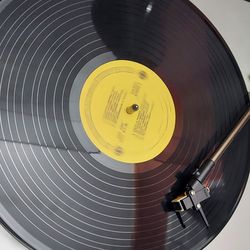 Yamaha P300 Turntable Record Player