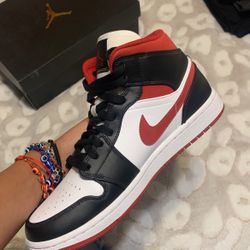 White/gym Red-black Jordan 1 Mids