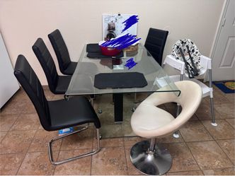 Glass dinning table