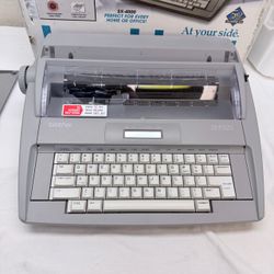 Brother SX-4000 Electronic Typewriter LCD Dictionary Like New w/ Original Box