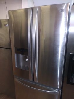 Stainless refrigerator with ice maker
