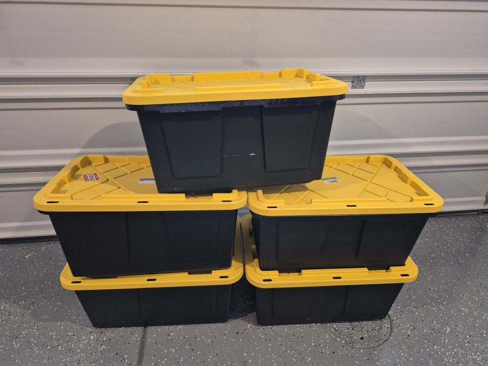 27 gallon Greenmade storage bins with lids Set of 5 For $20