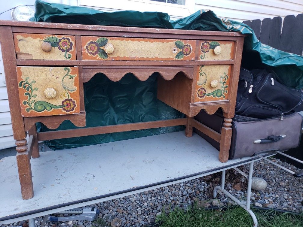 Cool Furniture ! Desks Dressers And More