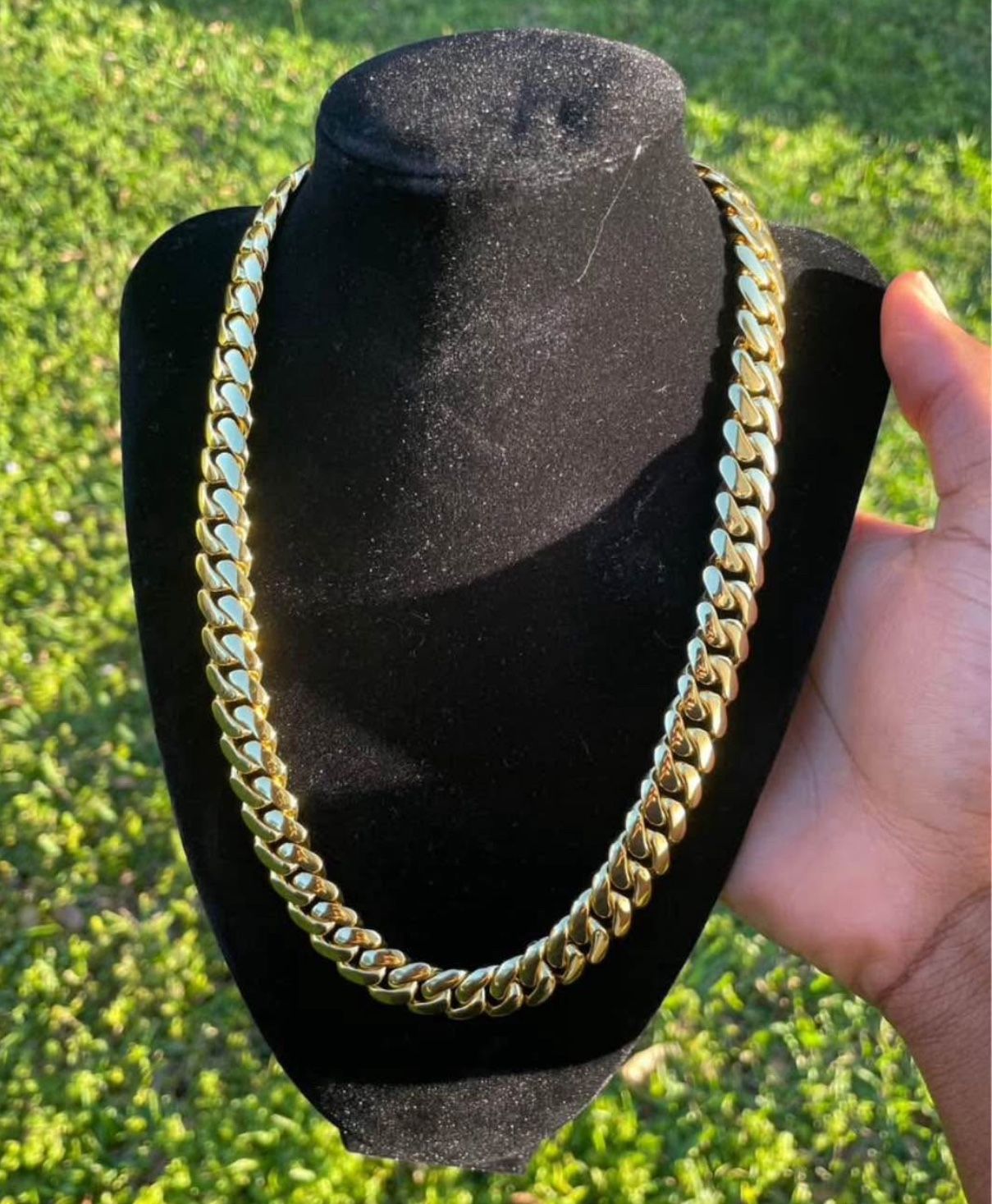 14m - 22inch Gold Plated Regular Lock Miami Cuban Link Chain