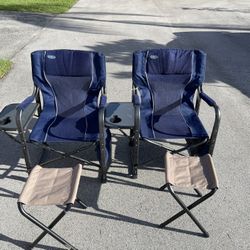 Foldable chairs with foot rests 